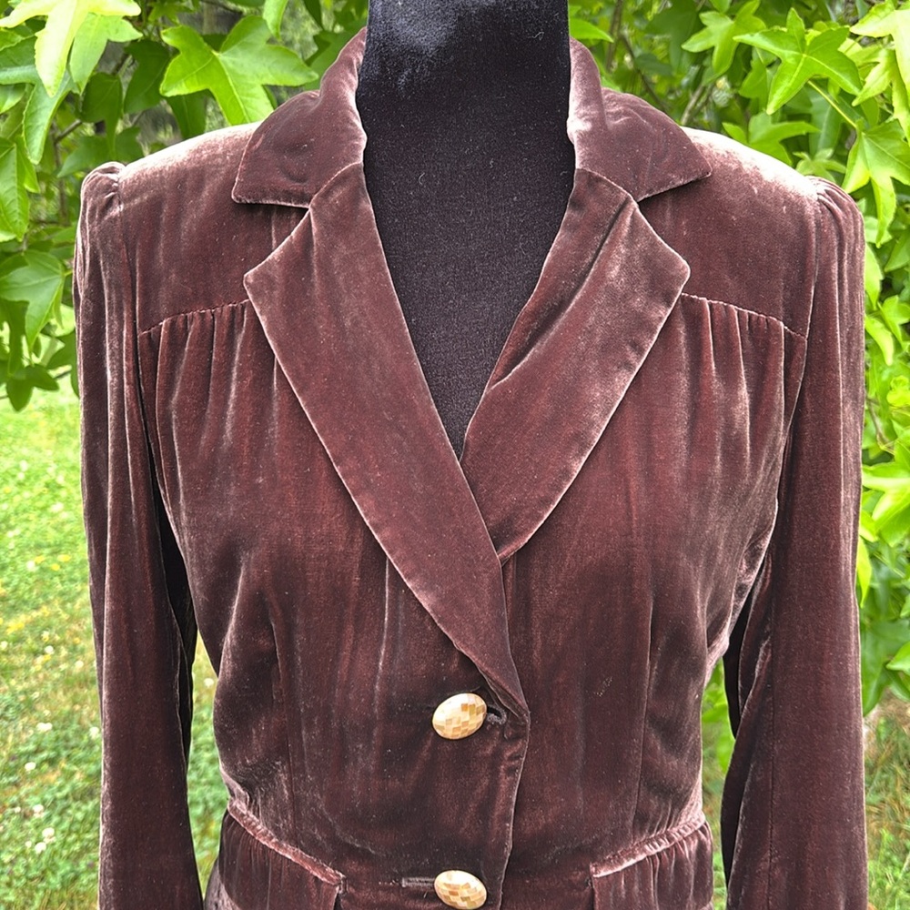 Jak & Rae Elegant Brown Velvet Women's Blazer - Picture 2 of 12